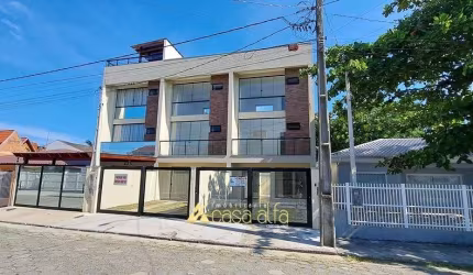 Triplex com 03 Suítes e Piscina na Faixa Mar