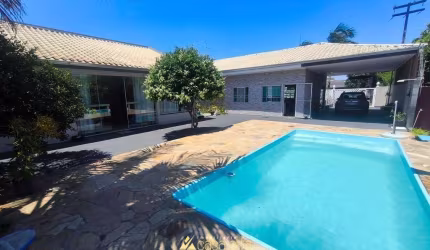 Casa 04 quartos com piscina a venda em Matinhos