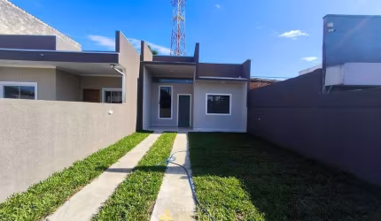 Vendo casa nova e espaçosa em Praia de leste