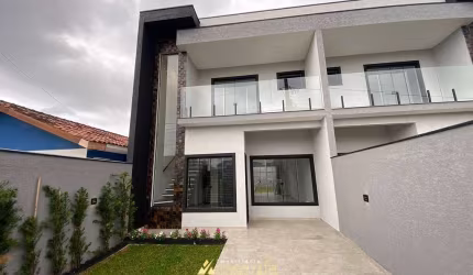 Sobrado Alto Padrão a 100m do Mar
