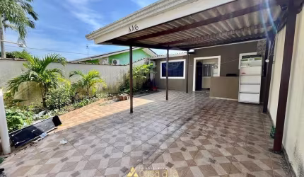 Casa com suite perto do mar