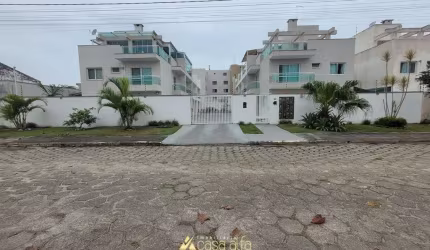 Triplex na quadra do mar em Matinhos