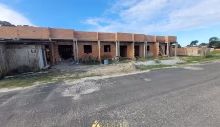 Casa com 02 quartos no Bal Gaivotas Matinhos