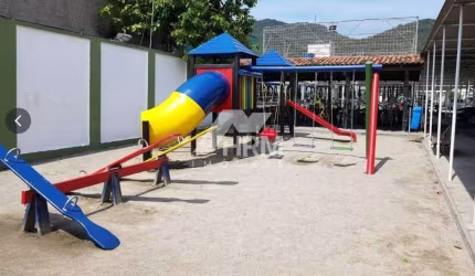 Apartamento à venda, 2 dormitórios com garagem em Balneário Camboriú/SC.