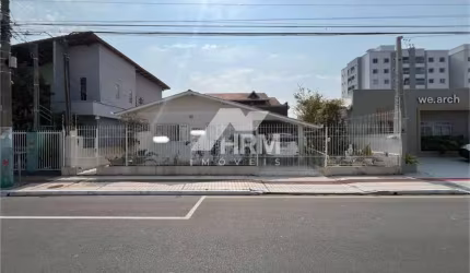 Terreno de 252m² a venda no centro de Balneário Camboriú- SC.