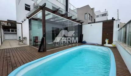 Sobrado triplex à venda, Balneário Camboriú-SC.