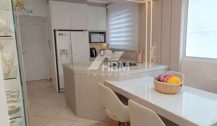 Apartamento diferenciado com 03 quartos à venda, centro de  Balneário Camboriú-SC.