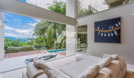 Casa a venda  em Balneário Camboriú-SC.