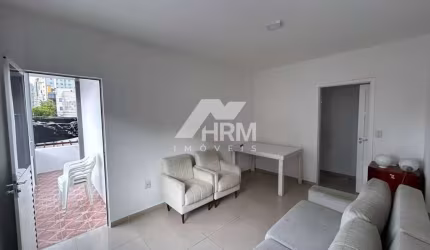 Casa aconchegante com 2 dormitórios, situada no centro de Balneário Camboriú