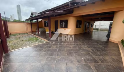 Casa a Venda, 03 quartos, Nova Esperança, Balneário Camboriú-SC.