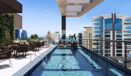 Apartamento no bairro Meia Praia