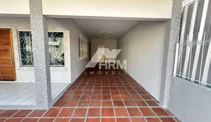 Casa com 03 quartos à venda, Balneário Camboriú-SC.