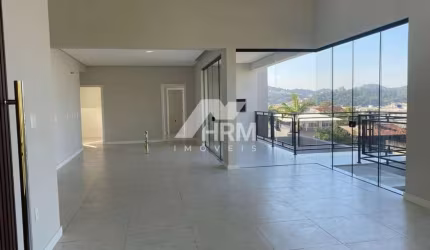 Magnifica Casa com vista mar em bairro tranquilo de Balneário Camboriú