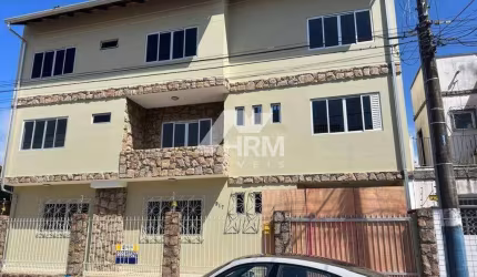 Casa comercial e residencial. Excelente para comércio.