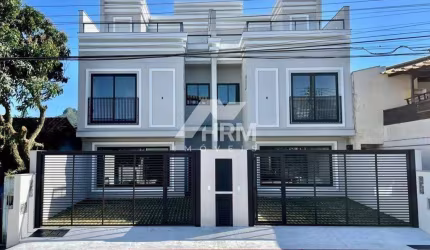 Triplex com 3 quartos sendo suítes em Balneário Camboriú.