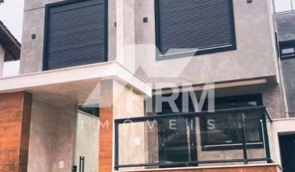 Triplex a venda no Bairro Ariribá