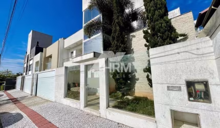 Casa a venda na  Praia dos Amores, Balneário Camboriú-SC