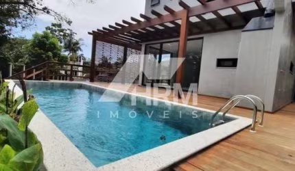 Casa em condomínio fechado no bairro, Praia de Taquaras em Balneários Camboriú-SC