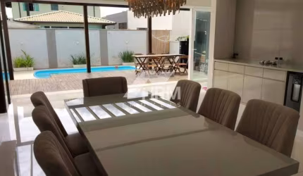 Casa em Condomínio Fechado, 04 dormitórios, Camboriú-SC
