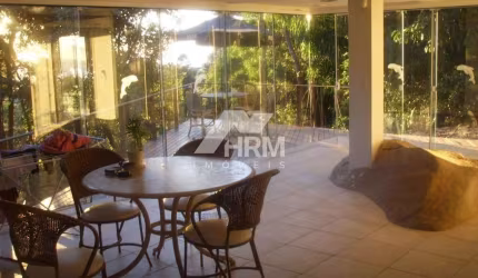 Casa com 3 quartos à Venda, Praia do Estaleiro - Balneário Camboriú