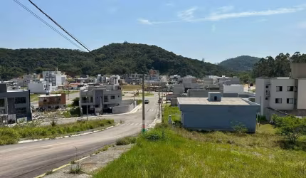 Terreno a venda em Camboriú.