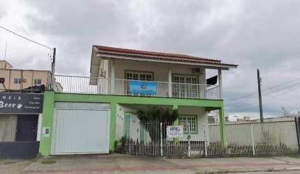 Casa na via gastronômica a venda para | Vila Real, Balneário Camboriú, Santa Catarina