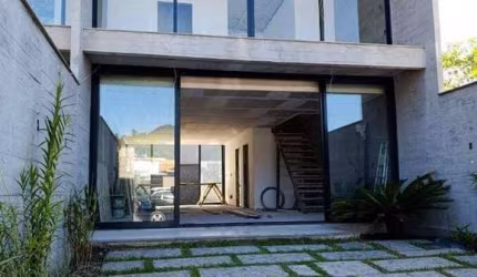 ótima casa com 143m² construídos com 3 suítes (sendo 1 master) para | Rio Pequeno, Camboriú, Santa Catarina