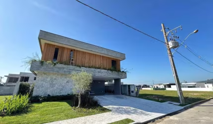 Excelente casa no condomínio caledõnia. para | Santa Regina, Camboriú, Santa Catarina