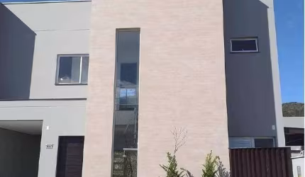 Casa em construção em condomínio fechado. para | Barra, Balneário Camboriú, Santa Catarina