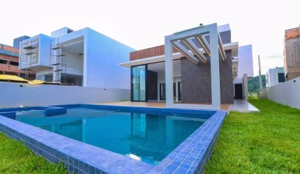 Excelente casa situada em camboriú-sc para | Santa Regina, Camboriú, Santa Catarina