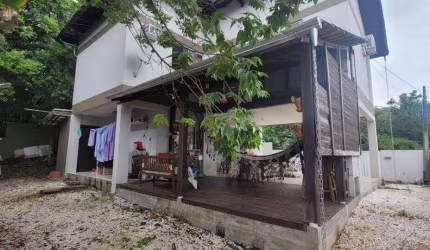Casa com 2 quartos para |