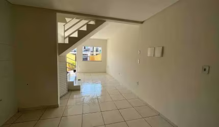 Sobrado com 02 quartos no bairro santa regina em camboriú/sc para | Santa Regina, Camboriú, Santa Catarina