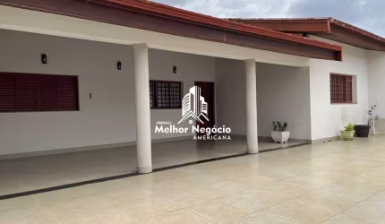 Casa de 216m² com 4 Dormitórios sendo um suíte no Jardim Amélia em Americana- SP