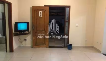 Casa com 3 dormitórios e salão comercial à venda em Americana/SP