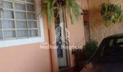 Casa à venda com 3 dormitórios e 2 banheiros no bairro Vila Castelo Branco em Campinas - Excelente localização!!