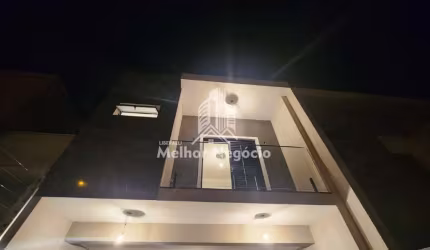 Casa com 03 dormitórios (01 suíte) à venda, no bairro Parque Jambeiro em Campinas/SP.
