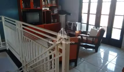 CÓD:3RCA4067 - Casa assobradada com 04 dormitórios - (01 Suíte), 200M² à venda em Jardim Santa Rita de Cássia, Hortolândia, SP