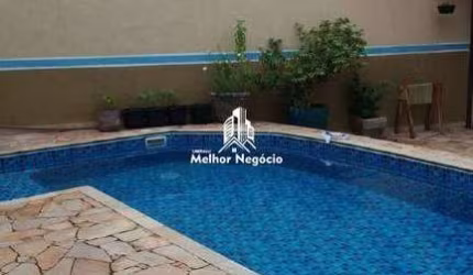 Casa à venda no Bairro Egisto Ragazzo em Limeira, SP Casa com 3 dormitórios, sendo 1 suíte, 3 banheiros e 4 vagas de garagem.