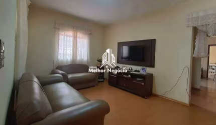 Casa à venda no Jardim São Luiz, Piracicaba - SP Casa com 3 dormitórios, sendo 1 suíte, 2 banheiros e 2 vagas de garagem.