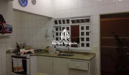 Casa assobradada de 246m2 de 3 dormitórios sendo um suíte no Residencial Vale das Nogueiras em Americana / SP