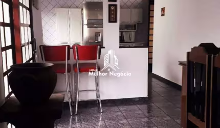 Casa com 3 dormitórios, sendo 2 suítes com piscina em Americana