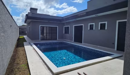 CASA COM 3 SUÍTES NO CENTRO DE PIRAQUARA
