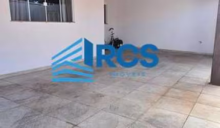 Casa para Venda em Uberlândia, Jardim Itália, 3 dormitórios, 1 suíte, 2 banheiros, 2 vagas