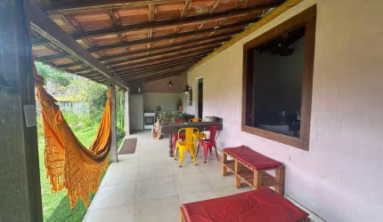 Casa aconchegante, para quem quer viver feliz, em São Bartolomeu.