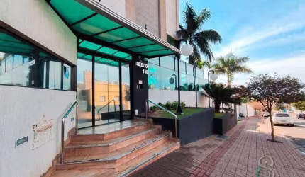 Apartamento com 3 dormitórios e 2 vagas à venda, 84 m² por R$360.000 - Centro - Londrina/PR