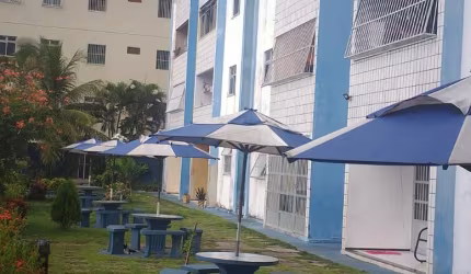 Apartamento com 3 Quartos e 2 banheiros à Venda, 76 m² por R$ 160.000