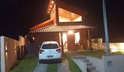 Casa aconchegante à venda, no Condomínio Garden Hills
