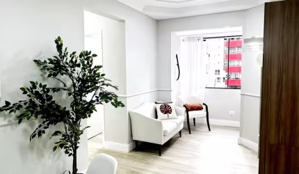 Apartamento na Avenida Central, mobiliado, pronto para morar ou investir