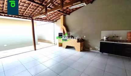 Aluga-se casa no Jardim Barão
