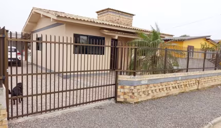ÓTIMA OPORTUNIDADE CASA  À VENDA EM BALNEÁRIO ARROIO DO SILVA 